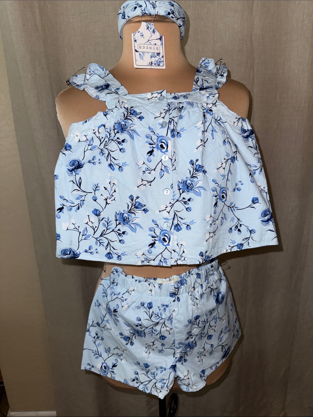 NEW Sz6 Btween Light Blue Floral Two-Piece Set - Button Front Crop Top & Shorts